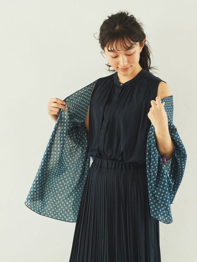 ラスト1点 オフホワイト】LIBERTYPRINTシルフローンストール