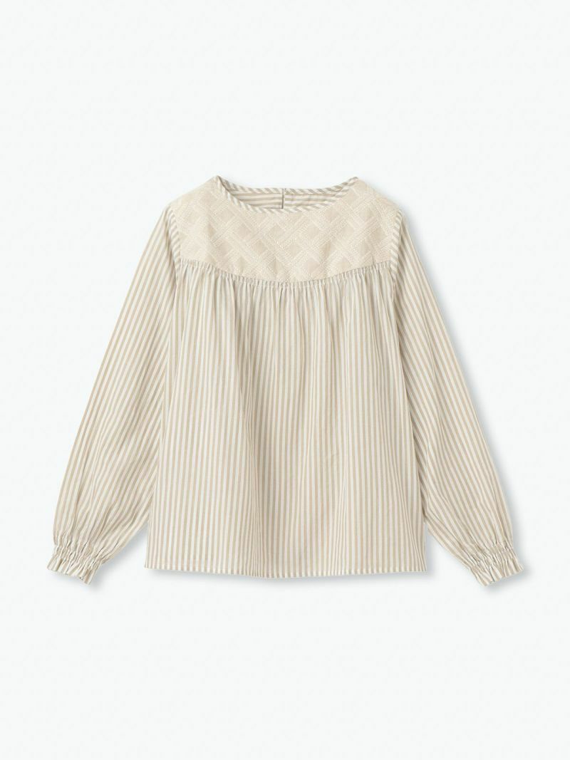 sosotto (ソソット) | 綿麻ストライプxレースヨーク切替ゴムシャーリングブラウス (beige) | トップス お洒落 綿麻ストライプ×レースヨーク切替ゴムシャーリングブラウス
