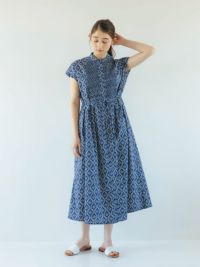 ツタ柄細ピンタックウエストドロストﾄフレンチワンピース