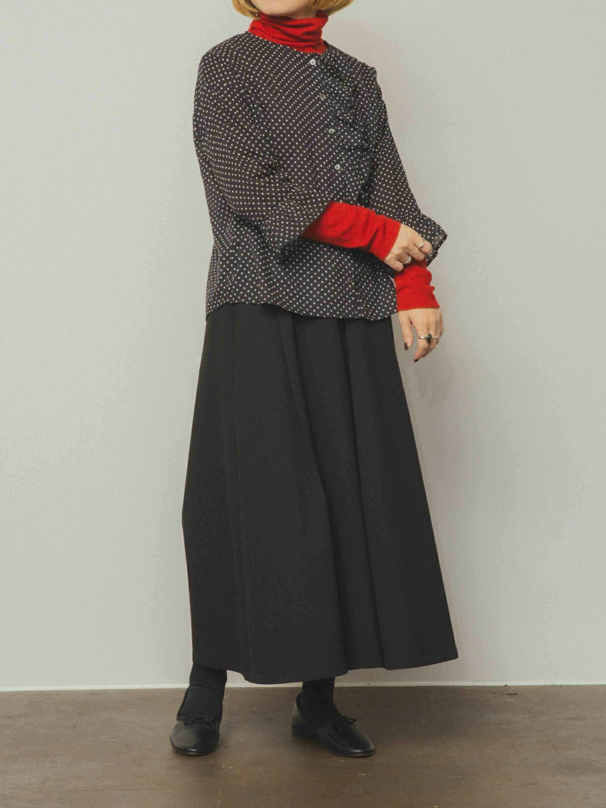 ブラック ラスト1点】ドットプリントアシメフリルブラウス PONT DE